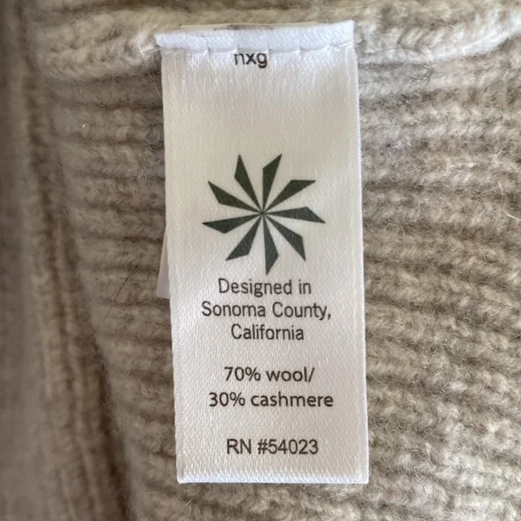 Athleta Gray Women's Sweater - Picture 4 of 5